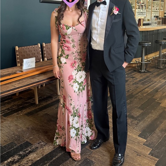 Reformation Dress - Picture 1 of 5